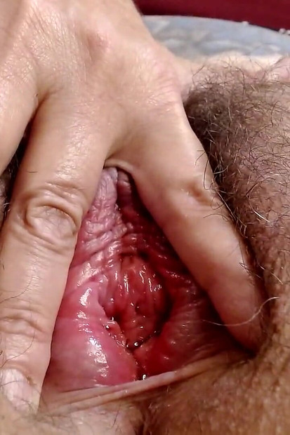 Extreme Closeup Wet Pussy Throbbing