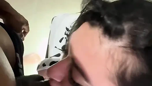 Pengikut ini datang dari Rio de Janeiro hanya untuk meniduri pantatku, dia menekanku dan membuatku cum bagus