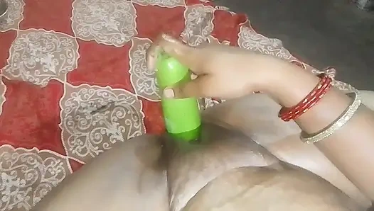 Kakak ipar seksi menelepon temannya dan mengambil kontolnya dan menyetubuhi memeknya dengan sabu dan menikmati bunga