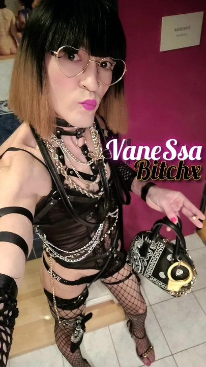 ✨️BoNne ANneé²⁰²⁶ VaneSsaBiTCHx PariSChienneTrvprod⁹¹