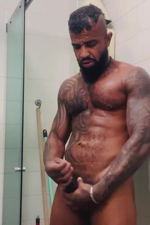 Felipe Nuru - Cumming in the Bathroom