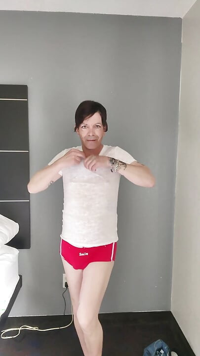 娘娘腔做一點脫衣舞