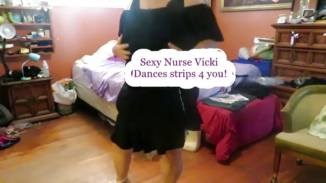 La enfermera Vicki baila tiras para ti