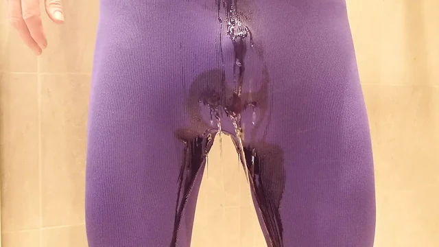 pissing my new turquoise legging two