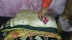 Padoshwali didi ko raat ko akele Ghar me condom laga k jam kar chudai ki.