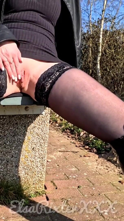 ElsaRixterXXX. A short break at the parking lot, but I forgot to put on my panties again once again without panties | Clip 1