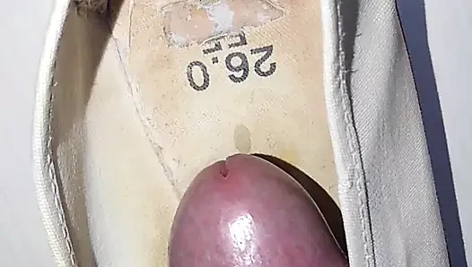 Okul ayakkabısında boşalma bölüm 3