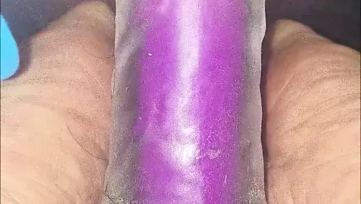 Latexhandschuhe und nackte Füße zeigen dir, wie ich deinen Schwanz wichsen will