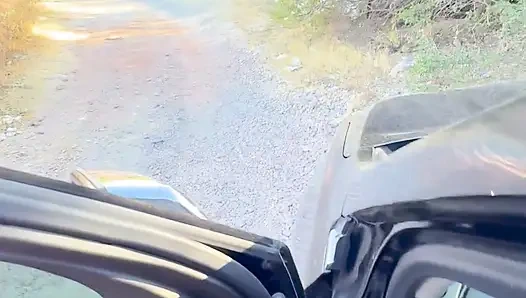 COWOK ASING INI BANTUIN DIA NGENTOT MOBILNYA YANG RUSAK DI PINGGIR JALAN