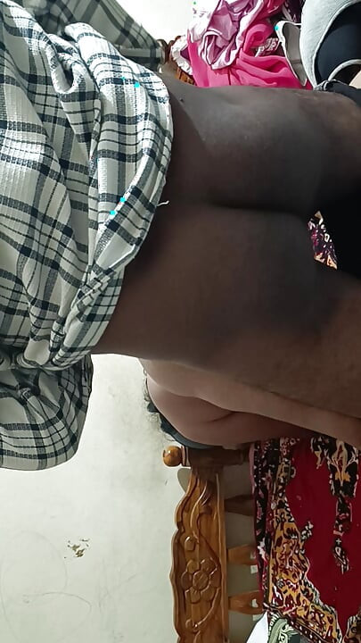 Desi Indische mooie Telugu tante Saree neukt hete romantische kut op zijn hondjes