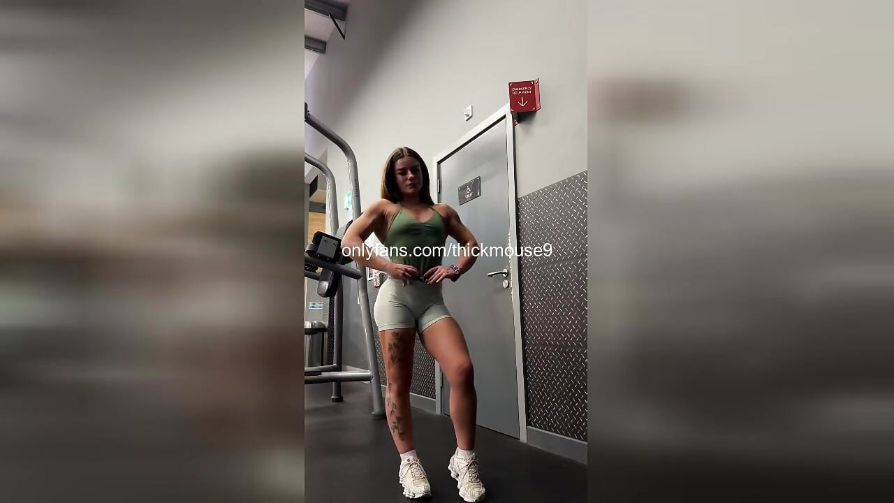 Tiener stelt poesje bloot op insta live