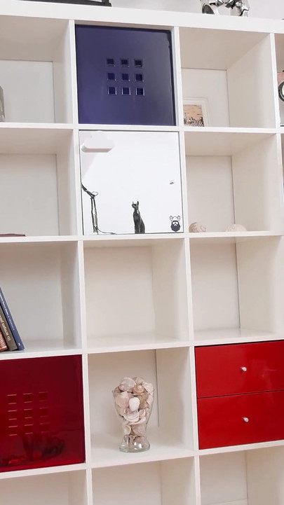 ダンシングキューティーがセックスおもちゃを楽しんでいる