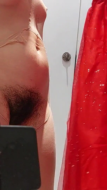 Moment epic de la "Brunetă sexy probează colanți, pizdă păroasă, cur mare, țâțe mari. Soție amatoare cu pizdă păroasă,"