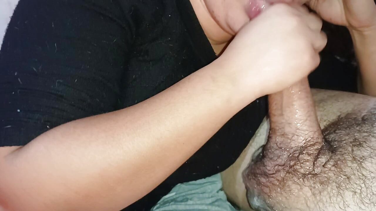 EXTREME CREAMPIE, FILLING THIS LITTLE MOUTH WITH SO MUCH CUM