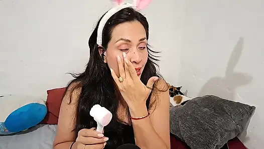ASMR RELAXING FACIAL CLEANSING (ROLEPLAY IN SPANISH)
