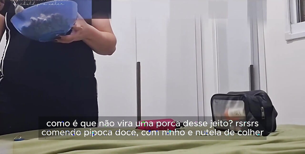 Mujer casada embarazada chupa y folla con un hombre dotado en la casa swing