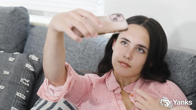 Daisy Pheonix’s Creamy Cum!
