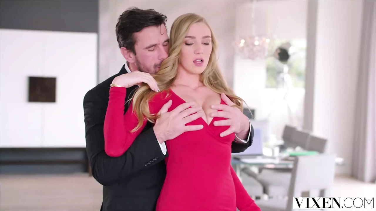 VIXEN Kendra Sunderland has sexecutive meeting with her boss