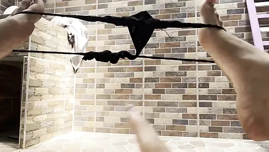 Красивая сводная сестра любит играть со своим клипторисом перед отъездом в колледж