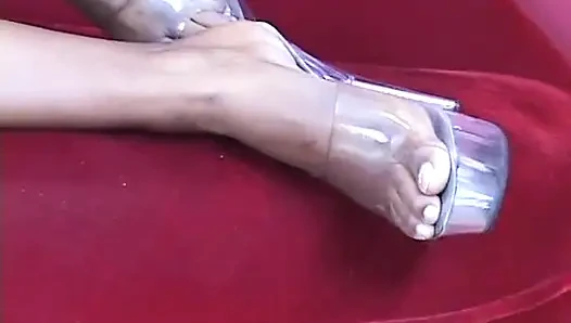 Seksi zenci hatun büyük siyah yarak emiyor