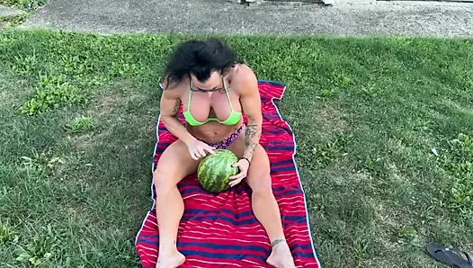 Muskel-MILf kandys wassermelone crushdominanz