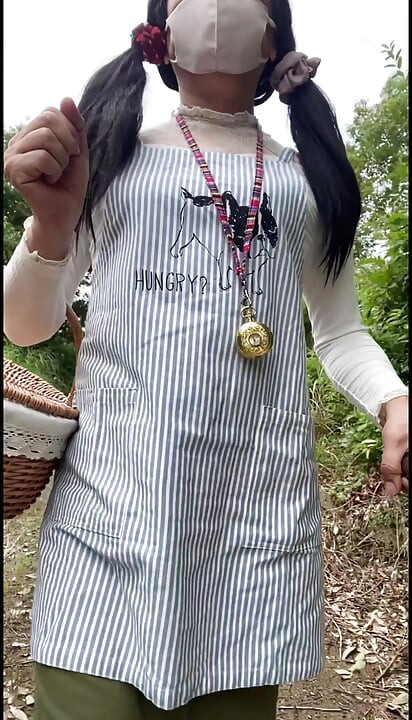 No269 Exposé Walk in an Apron Part 2