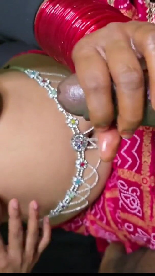 Handjob Desi bhabhi bedroom sex with smoking | Clip 1