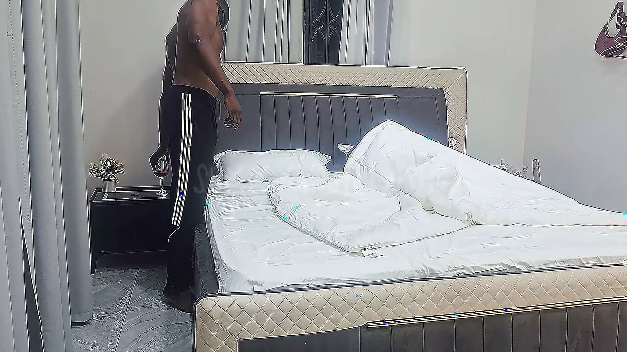 Giving My Man a Romantic Treatment and I End up Squirting on Him