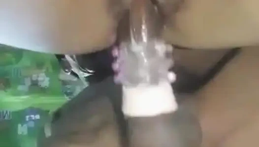 Удовлетворение заставляет нас сквиртовать или оргазм