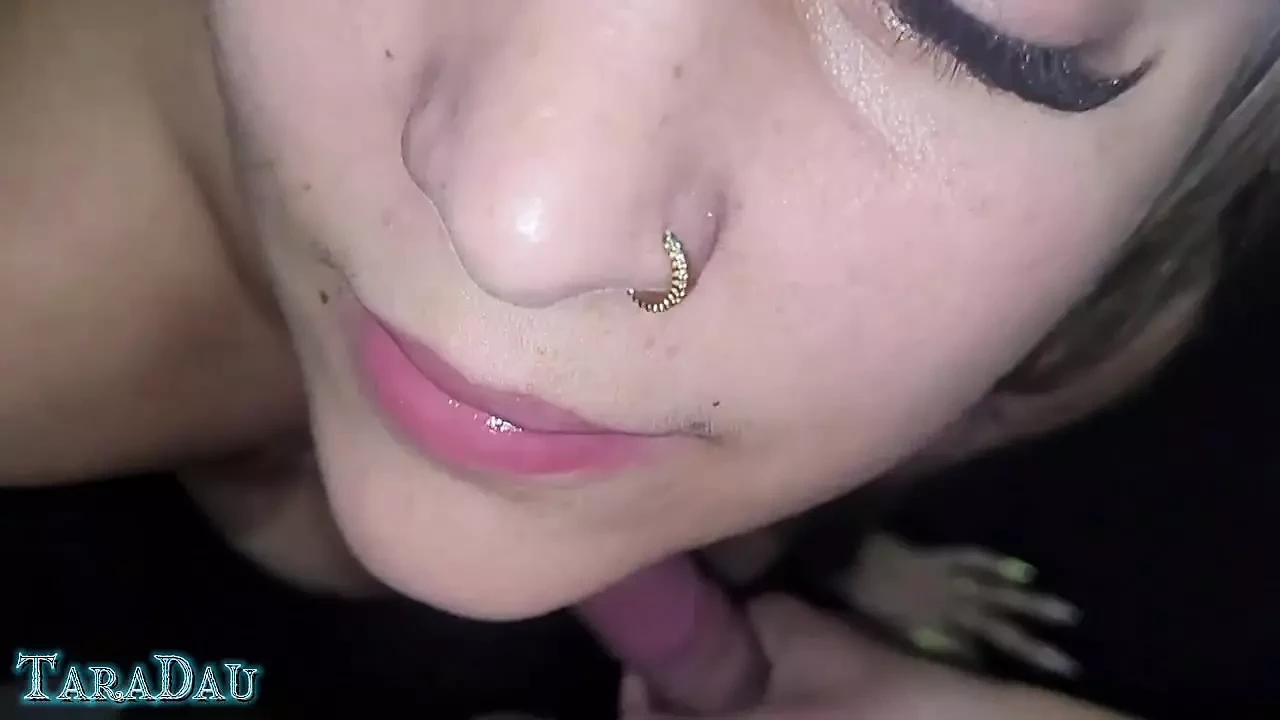 Loira Gostosa peituda Sentando com Tesão no Pau do Marido