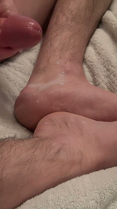 Big Dick Wanking and Cumming All Over my Size 11 Bare Feet - Toe Curling Orgasm | Clip 1