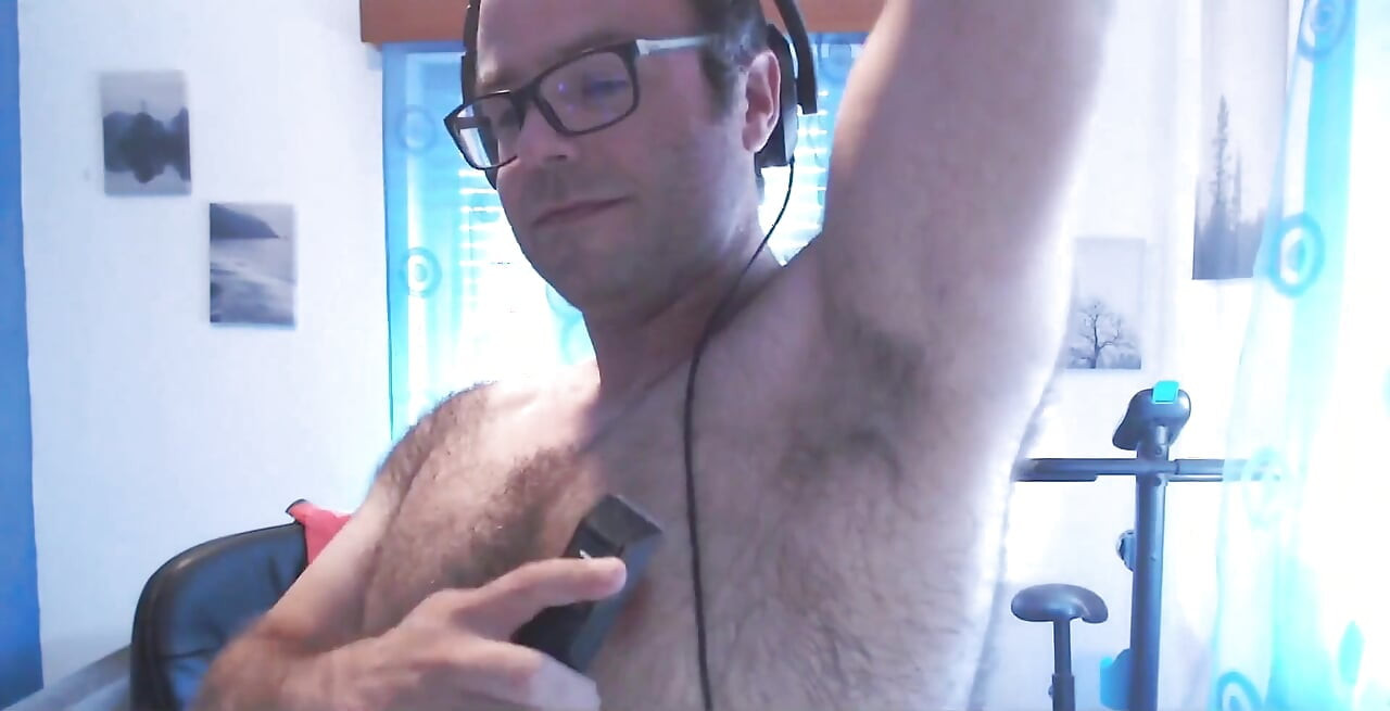 Shaving Armpits and Shoulders