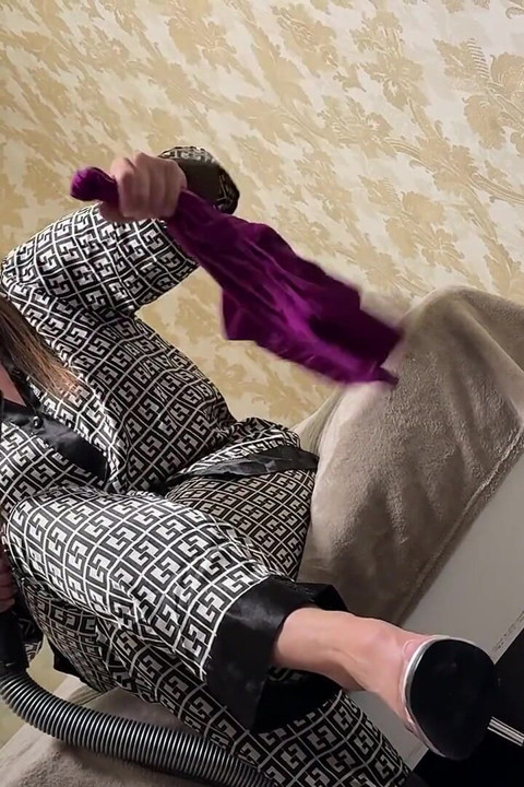 Miele Dirty Lingerie Suck