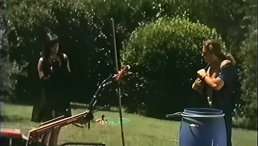 Outdoor Threesome for Vintage Fuckers