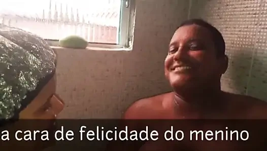 Der Ungezogene Nachbar Bot Mir Geld an, Damit Ich Duschen Gehe