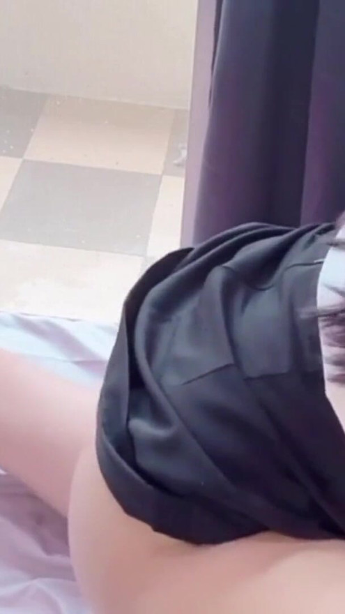 Creampie so good. A beautiful girl who is horny and gets fucked raw and creampied. | Clip 1