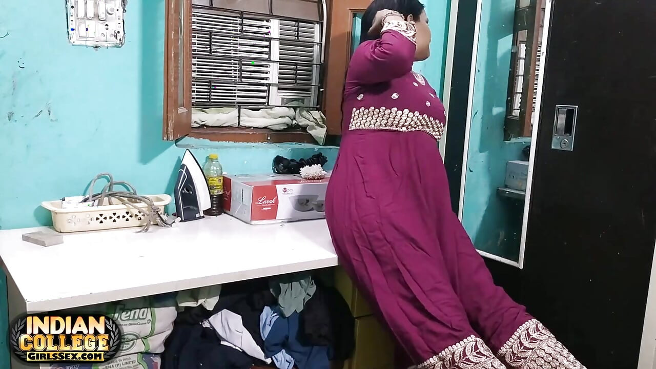 自制的印度女同性恋者舔吮吸大胸部