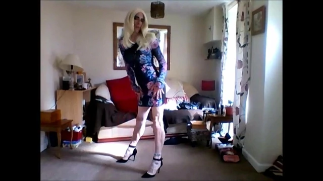 sexy floral bodycon minidress and heels 1