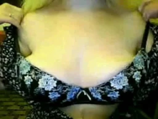 French mature tits and pussy in cam