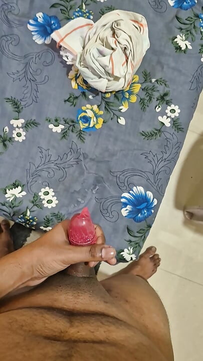 Hello Vicky masturbating 🥰 in the hostel