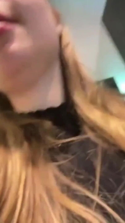 Jucielussie comiendo pantalones en compras públicas | Clip 2