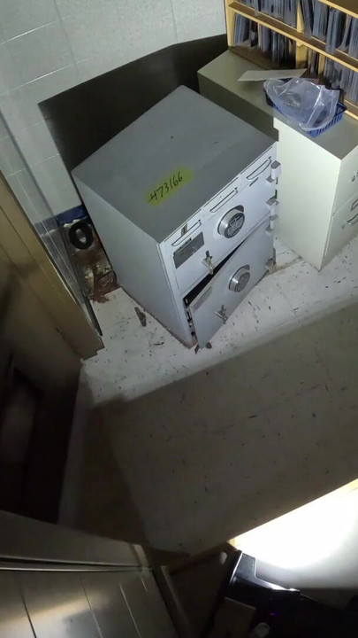 Emotional moment from "help stepbro im stuck in the safe"