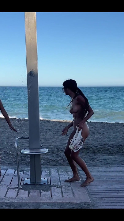 Latinas Shower