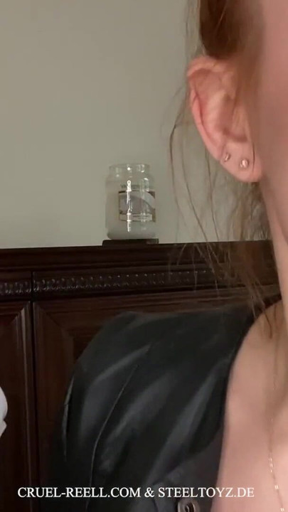 来自“残酷的 Reell 和 steeltoyz 现在：终极贞笼 - 15 件套完全控制”的标志性时刻