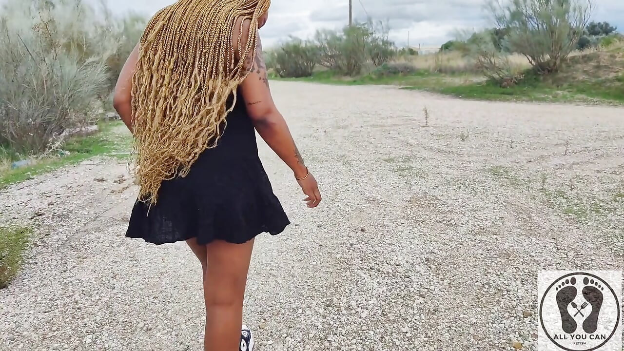 Outdoor Naked Walk Ebony Publig Pussy Spread Close-ups Ass