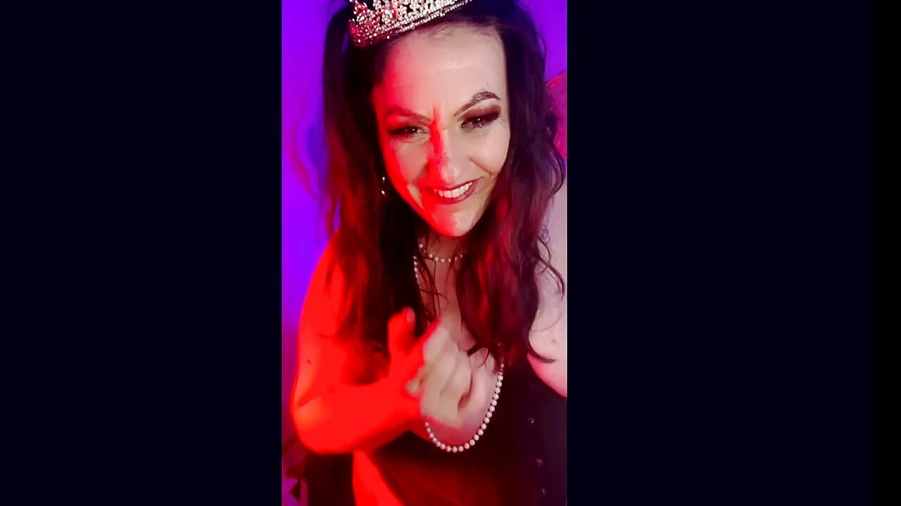 HOmewrecking BBW Babe SanDiego8383 bdegs fotr her married lover's cock