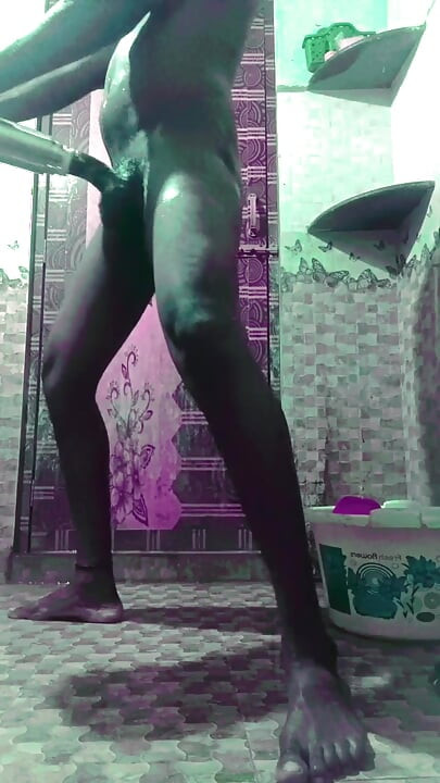 Tamil boy showing big black dick on boothroom show