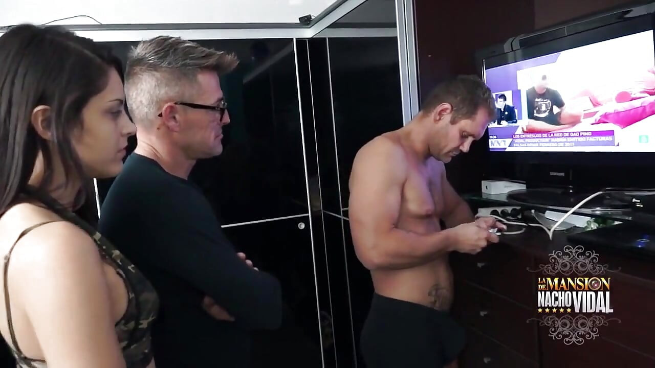 Handjobs, Jokes and News in the Nacho Vidal Mansion