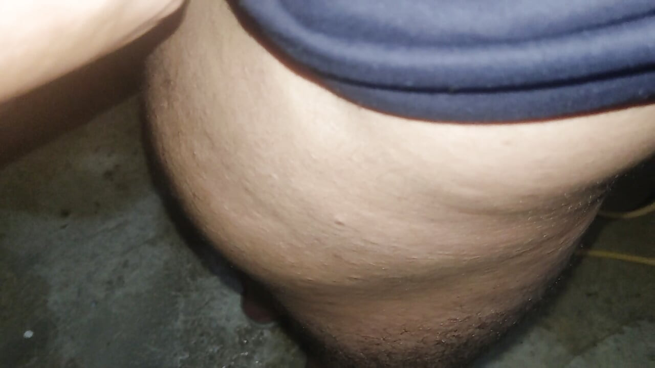 gay has a big butt and masturbates