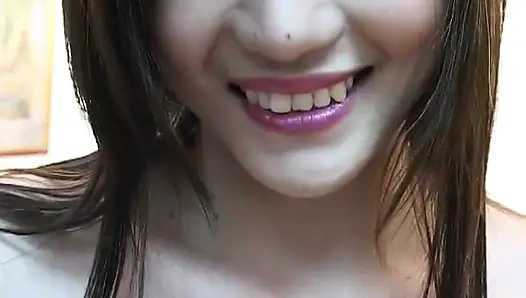 Ciuman di sekujur tubuhnya